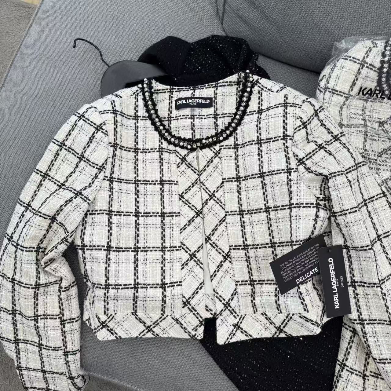 美国发货卡尔拉格斐 /KARL LAGERFELD 女款白色外套 LD5ROK74