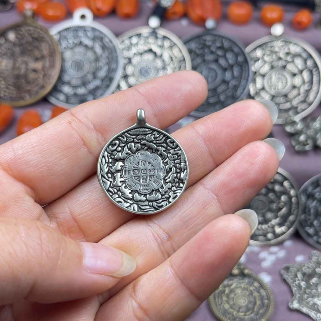 郭***靖泥塑特色手工艺品