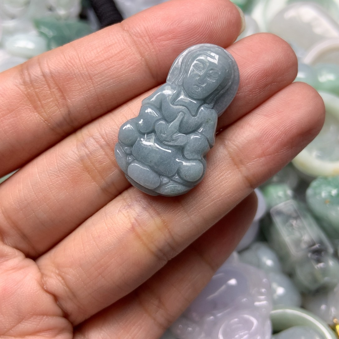 翡翠颈饰未镶嵌天然翡翠