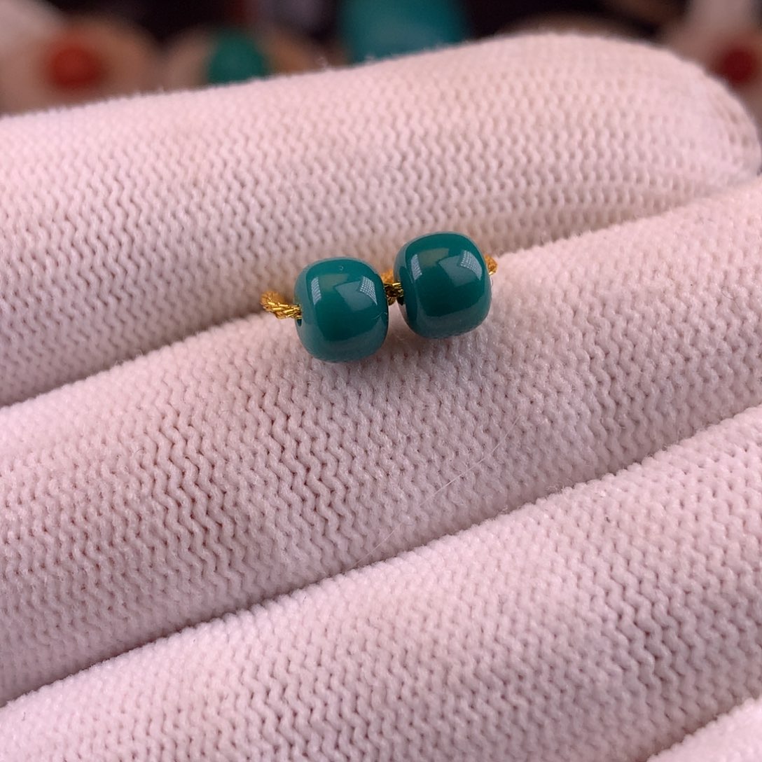 绿松石未镶嵌配饰一对