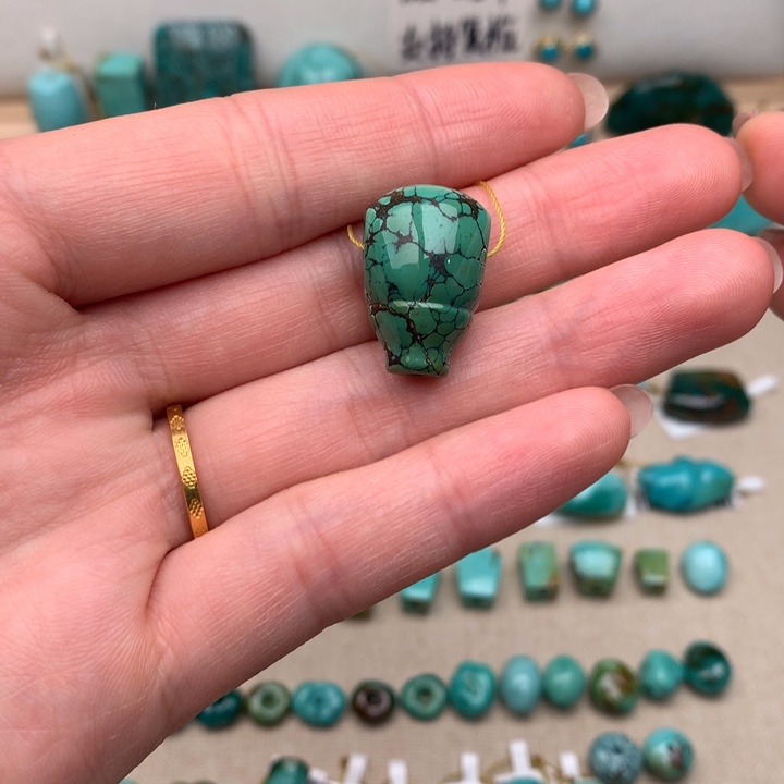 绿松石未镶嵌珠宝奇石