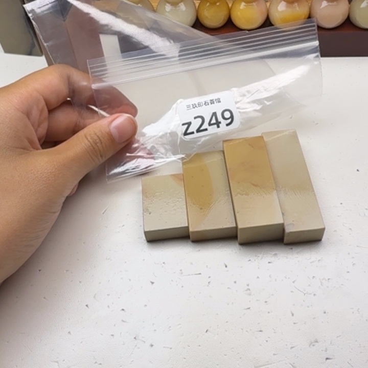 i***老挝石老挝老挝 老挝