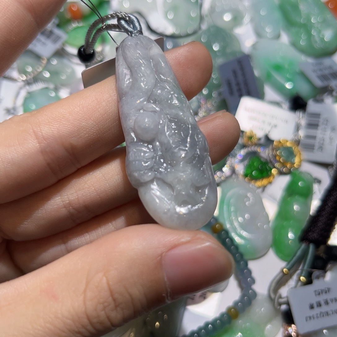 翡翠颈饰未镶嵌天然翡翠A货