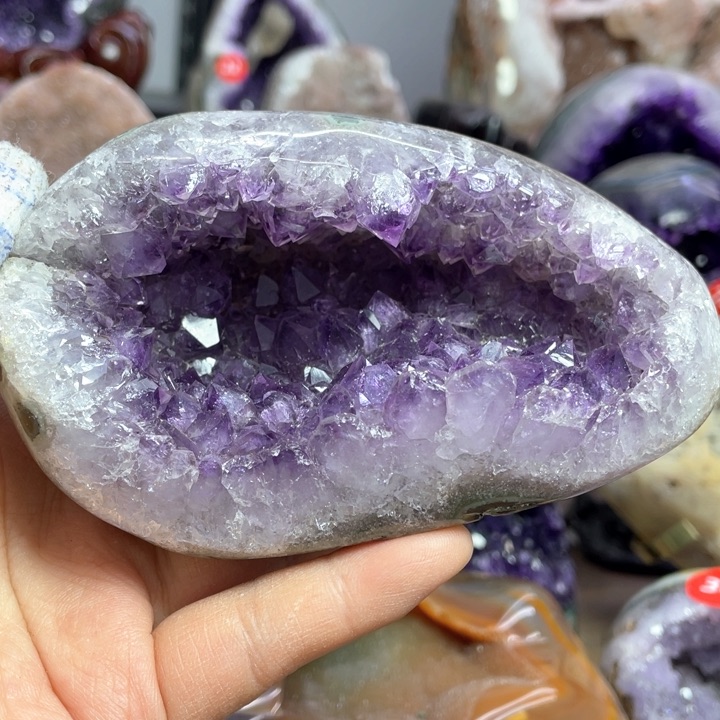 水晶摆件未镶嵌捡漏