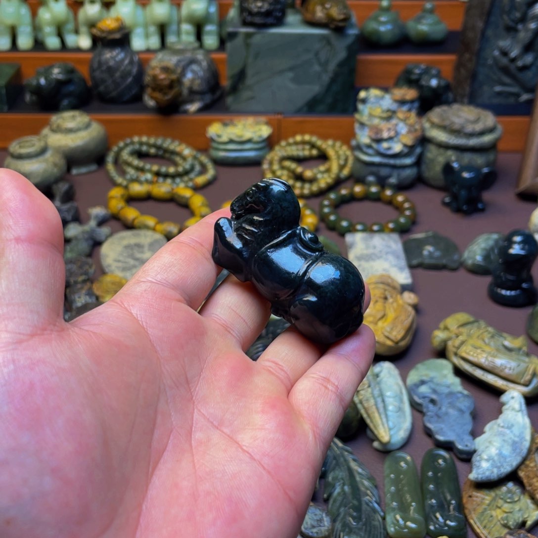 【闪购商品】未镶嵌岫岩河磨玉（透闪石质玉）挂件