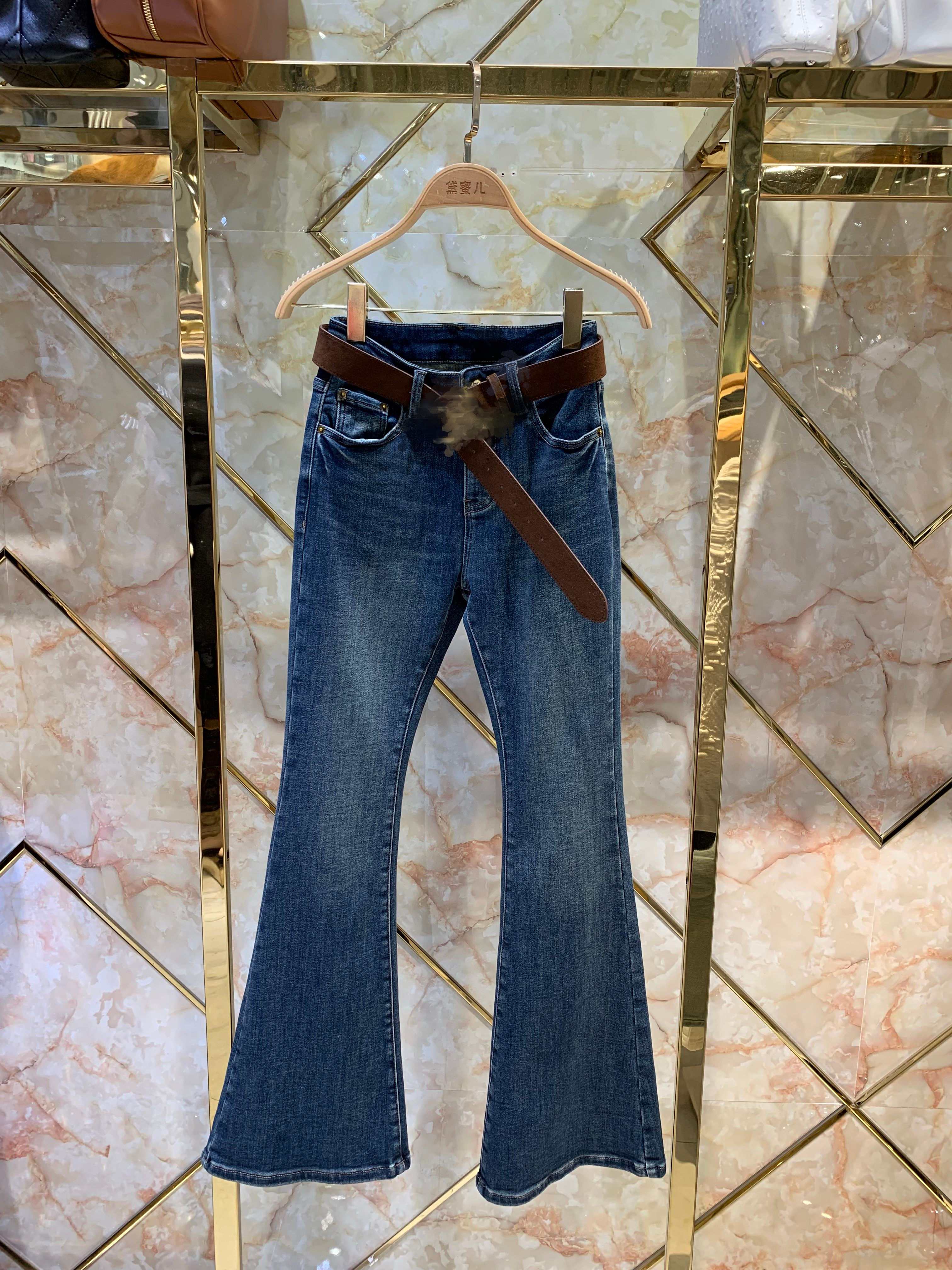 黛蜜儿2025新款棕色皮带微喇裤丹宁风磨毛洋气牛仔裤设计师