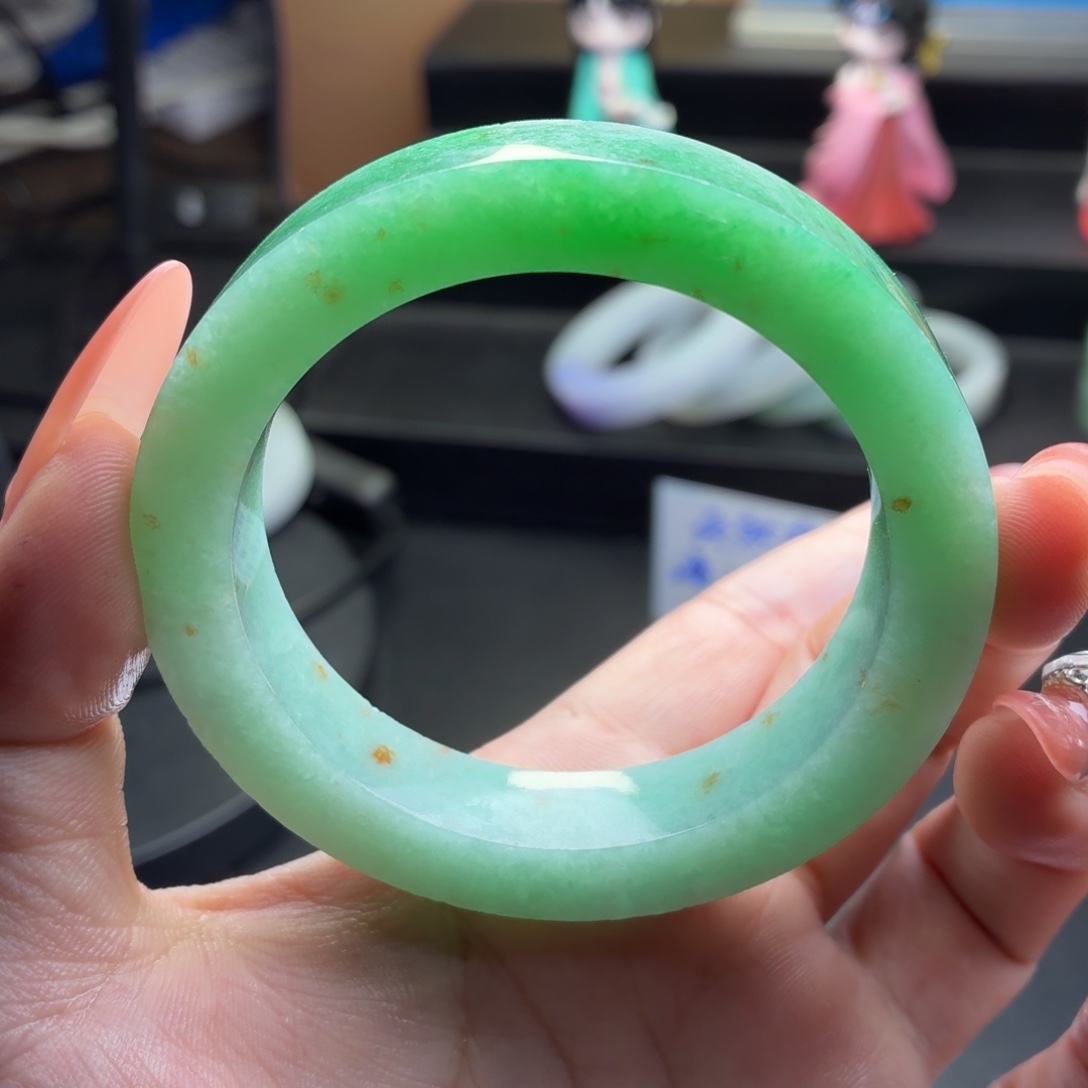 定制翡翠未镶嵌翡翠手镯