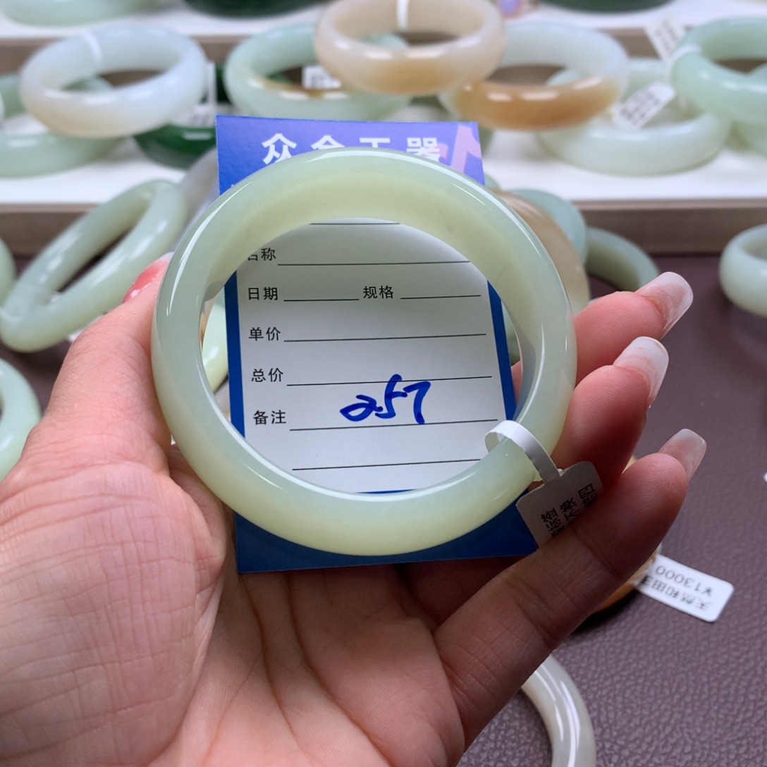 和田玉手镯58有纹未镶嵌