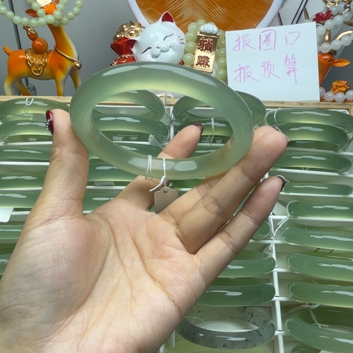 椰***腾岫玉未镶嵌手镯岫玉