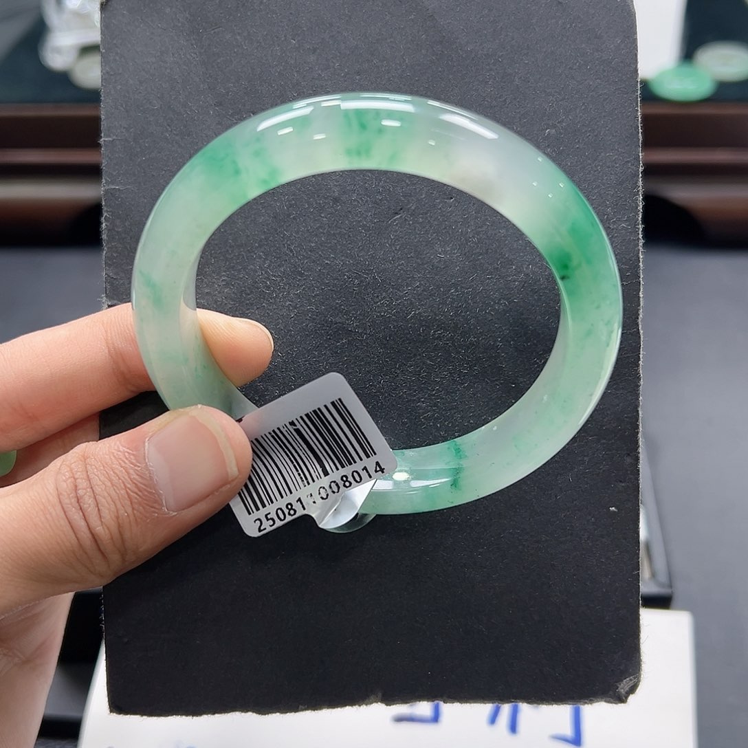 石英质玉（非洲翠）未镶嵌手镯