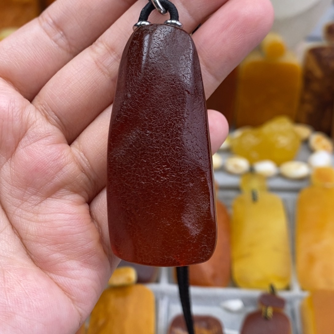 琥珀吊坠(赠链)未镶嵌