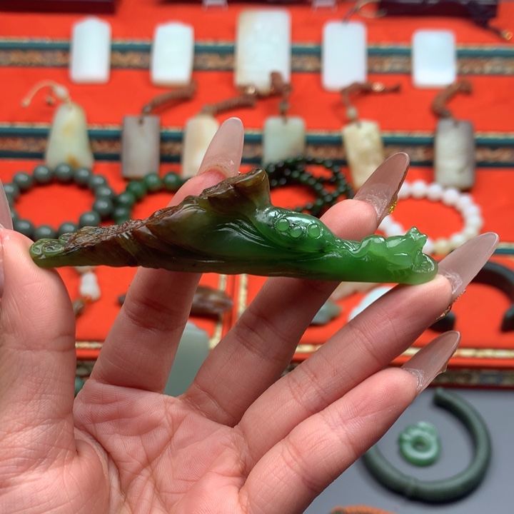 和田玉（糖玉）颈饰未镶嵌ᴮ**?