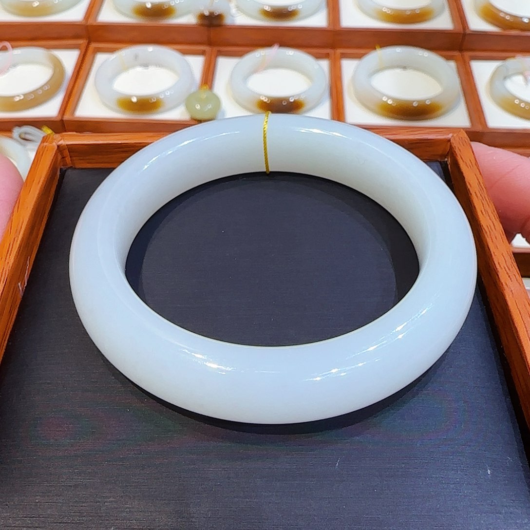 和田玉手镯未镶嵌新疆羊脂白玉55 56