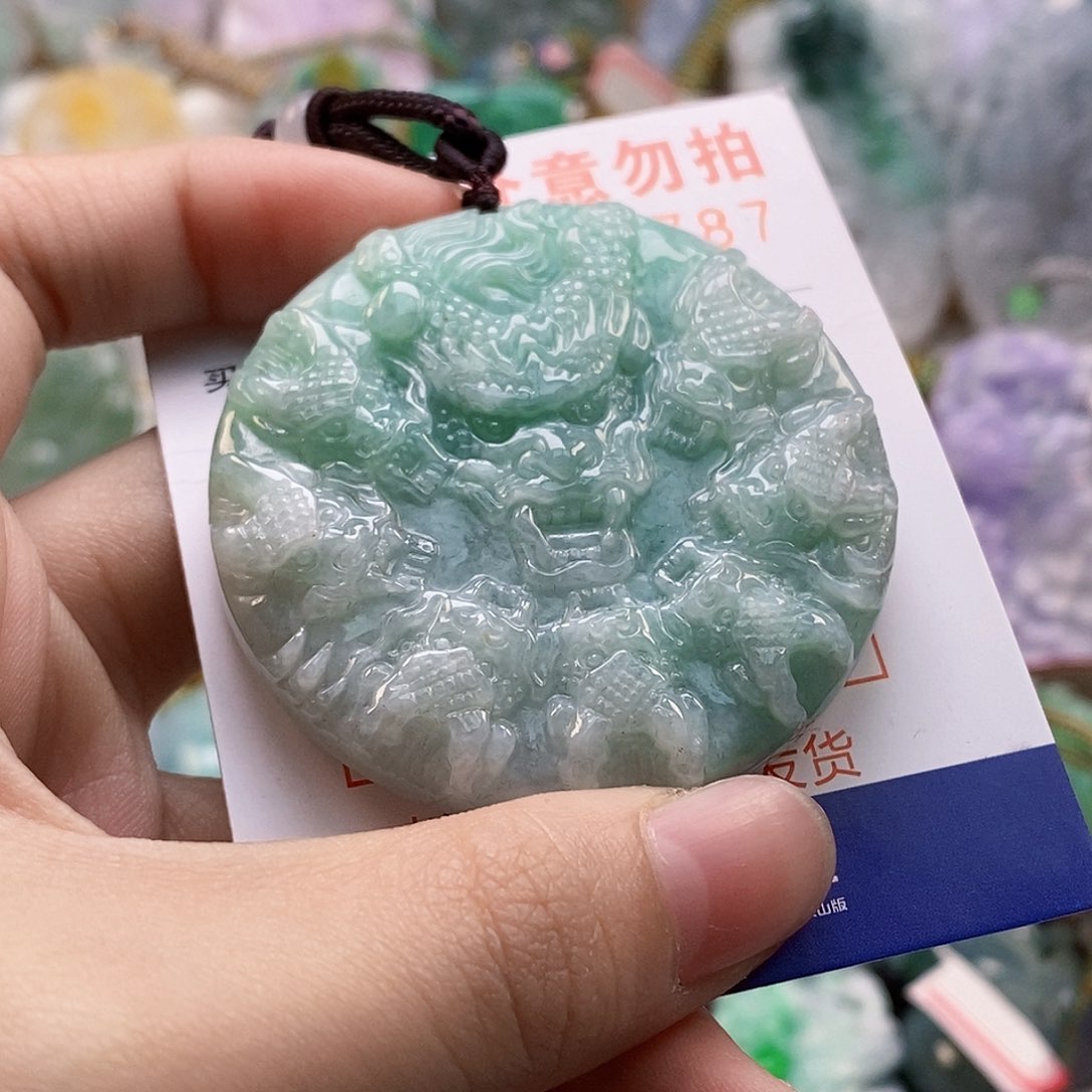 吊坠(不含链)未镶嵌翡翠