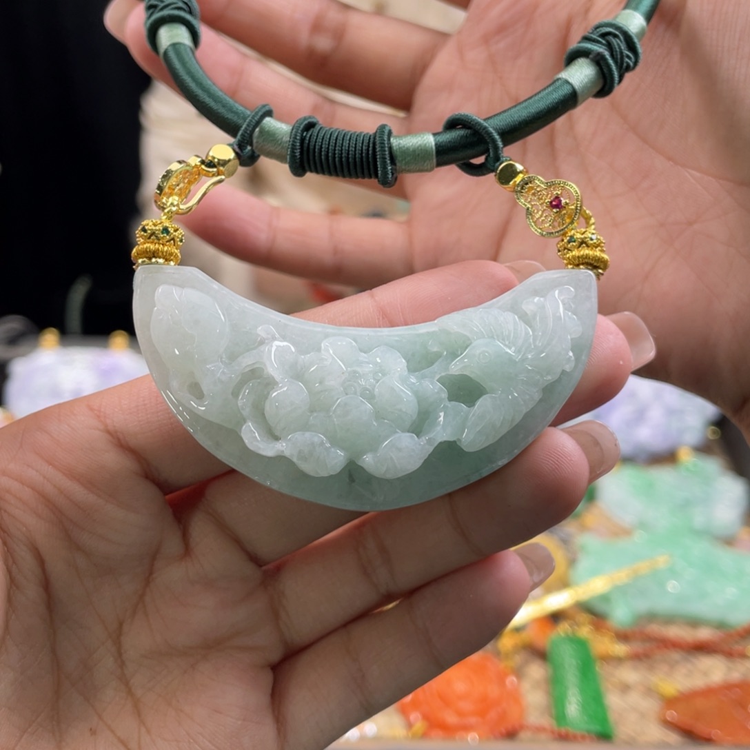 翡翠颈饰未镶嵌代编织