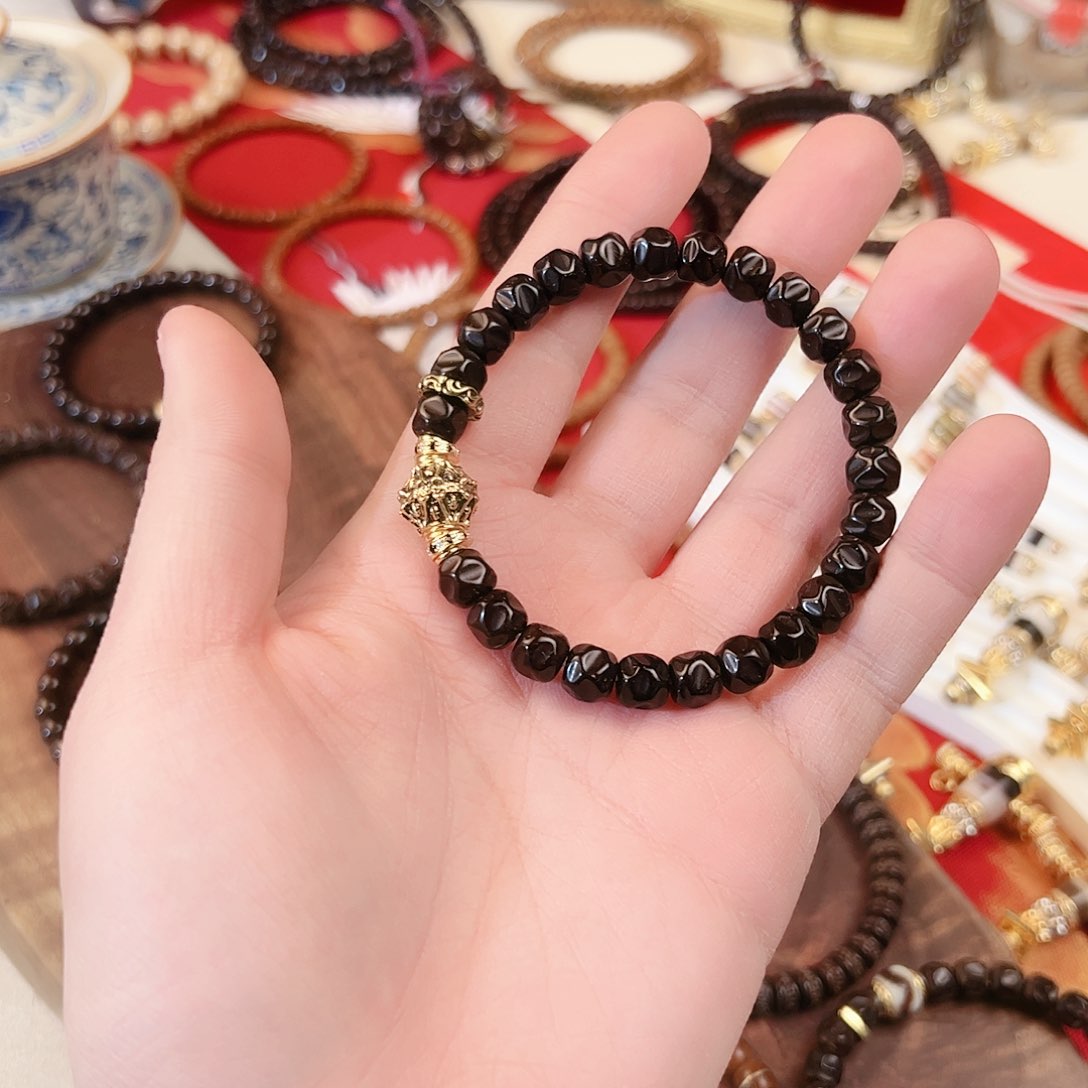 椰蒂吊坠吖****?椰蒂首次呀