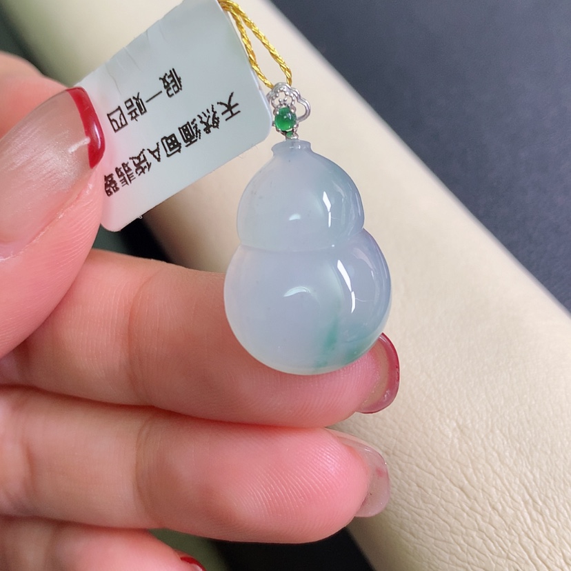 【闪购商品】翡翠颈饰18K金镶嵌葫芦