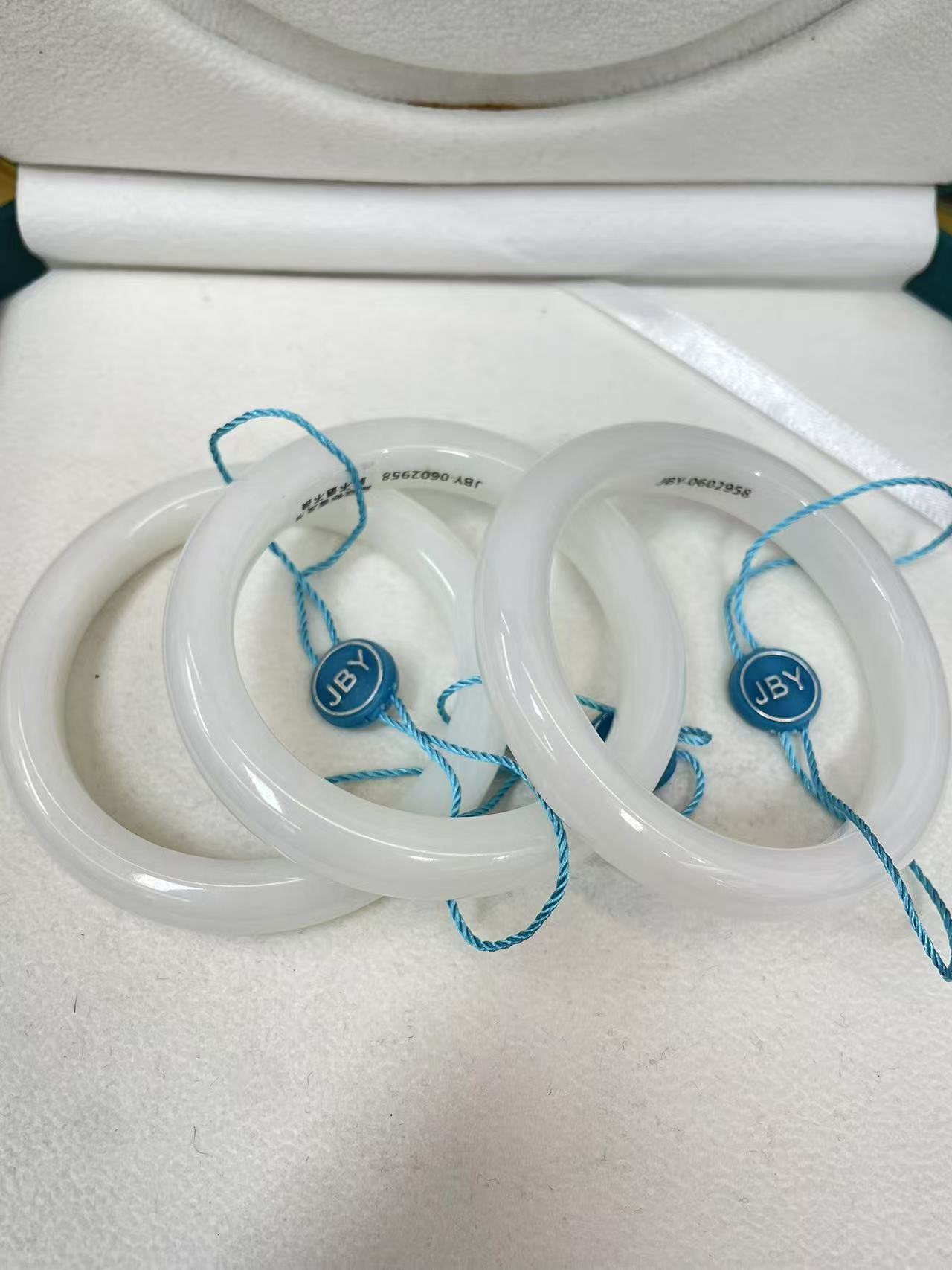 和田玉手镯（多样性一件发货）