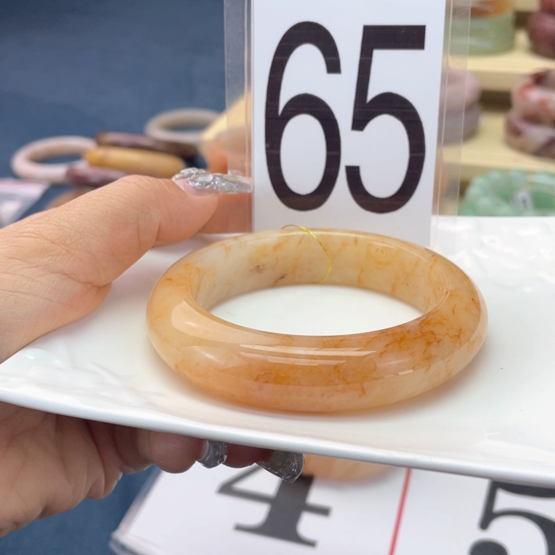 石英质玉未镶嵌手镯