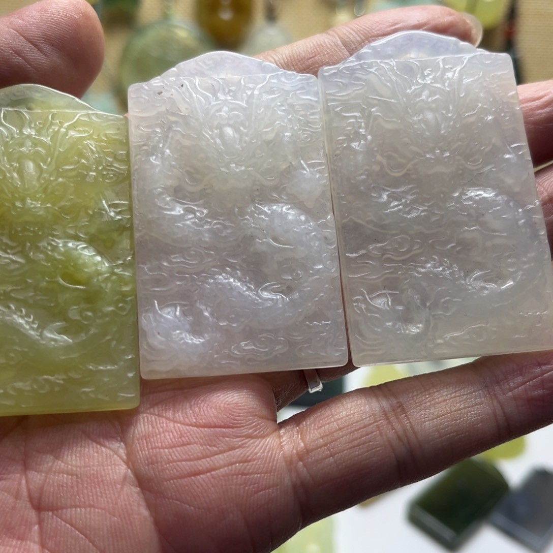 玩***阁蛇纹石玉未镶嵌颈饰