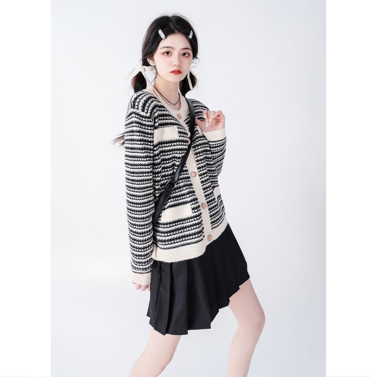 A354常规款条纹单排扣短外套