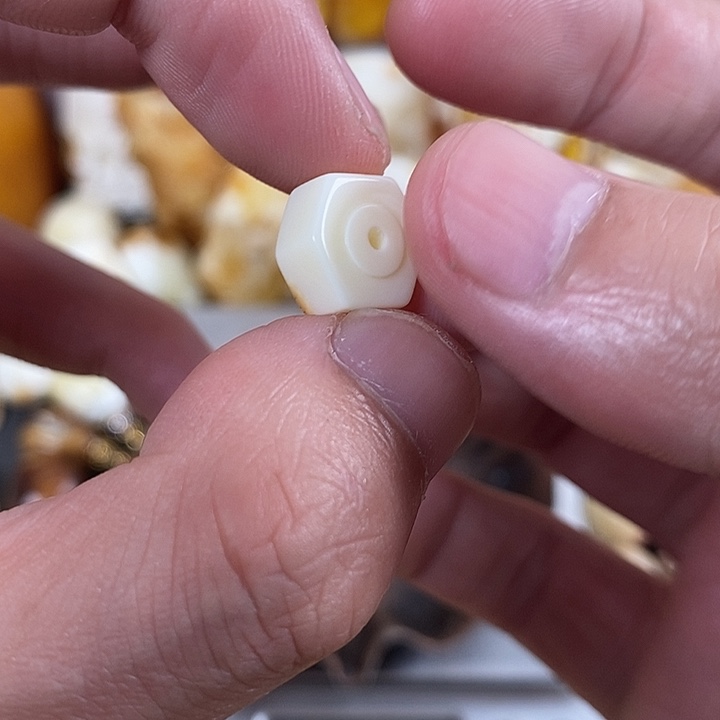 琥珀未镶嵌珠宝奇石我