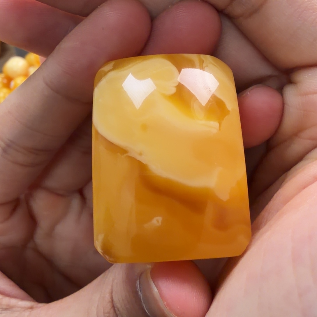 琥珀未镶嵌珠宝奇石20g