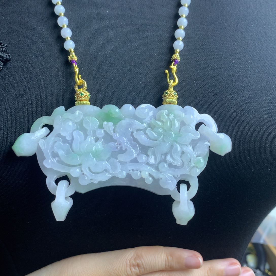 翡翠颈饰未镶嵌翡翠