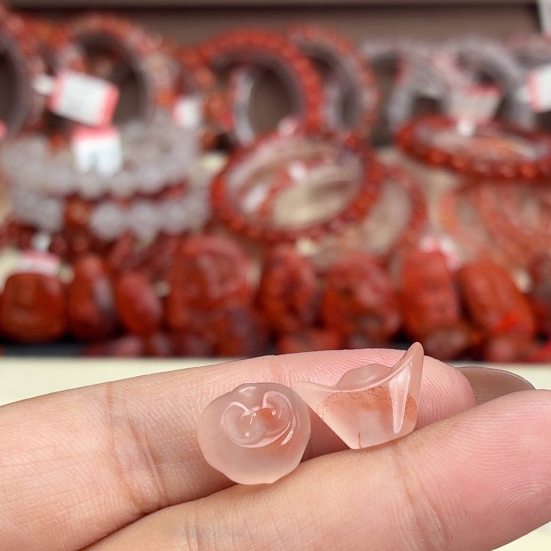 珊***佳南红玛瑙未镶嵌颈饰如意➕元宝➕万能扣