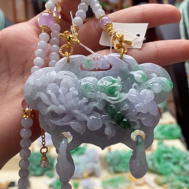 翡翠颈饰未镶嵌翡翠吊坠