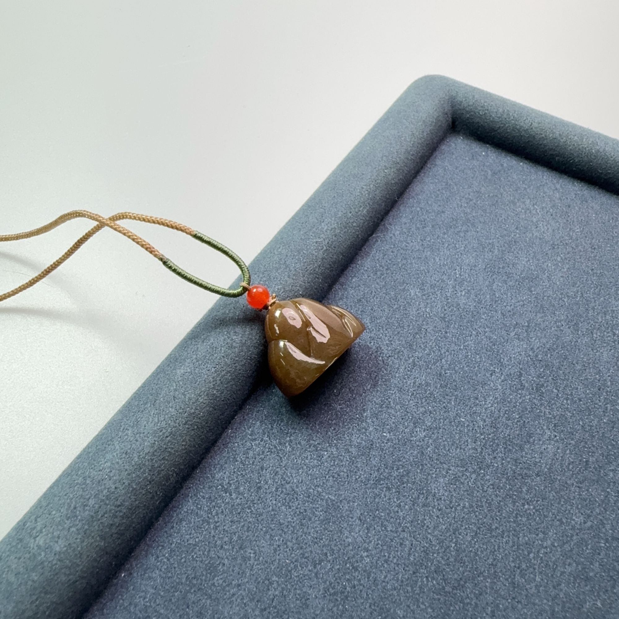 和田玉金山糖玉吊坠（深糖）