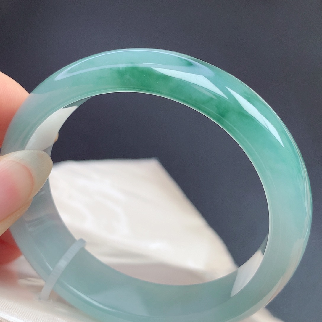 翡翠未镶嵌手镯53.5圈口