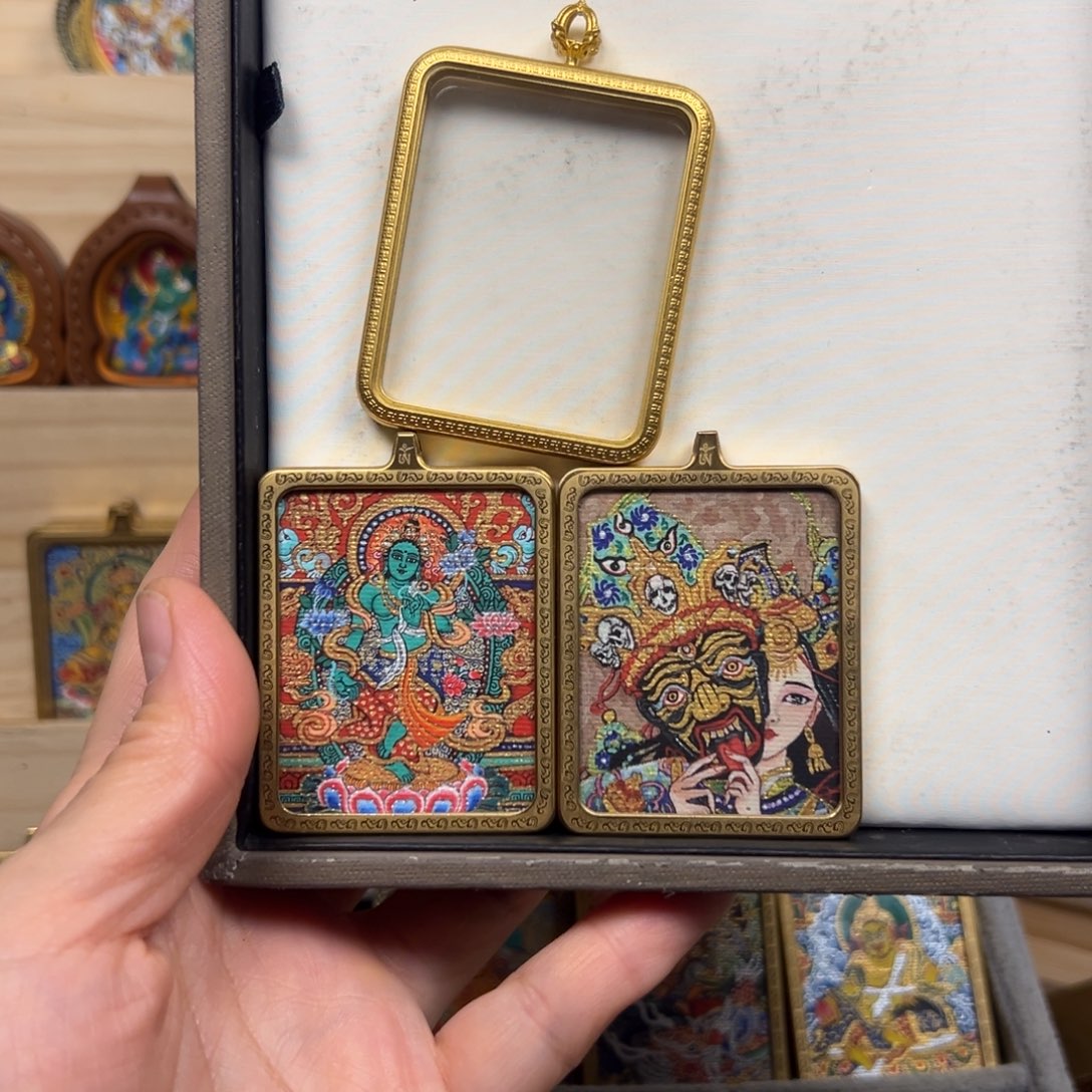 吊坠天****制扎基拉姆绿度母双面铜壳