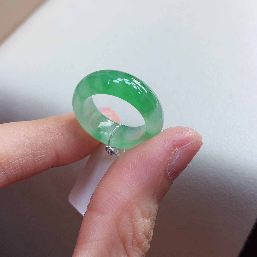 翡翠戒指未镶嵌9-10号