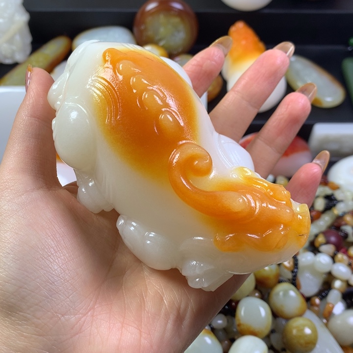 和田玉颈饰未镶嵌四****物