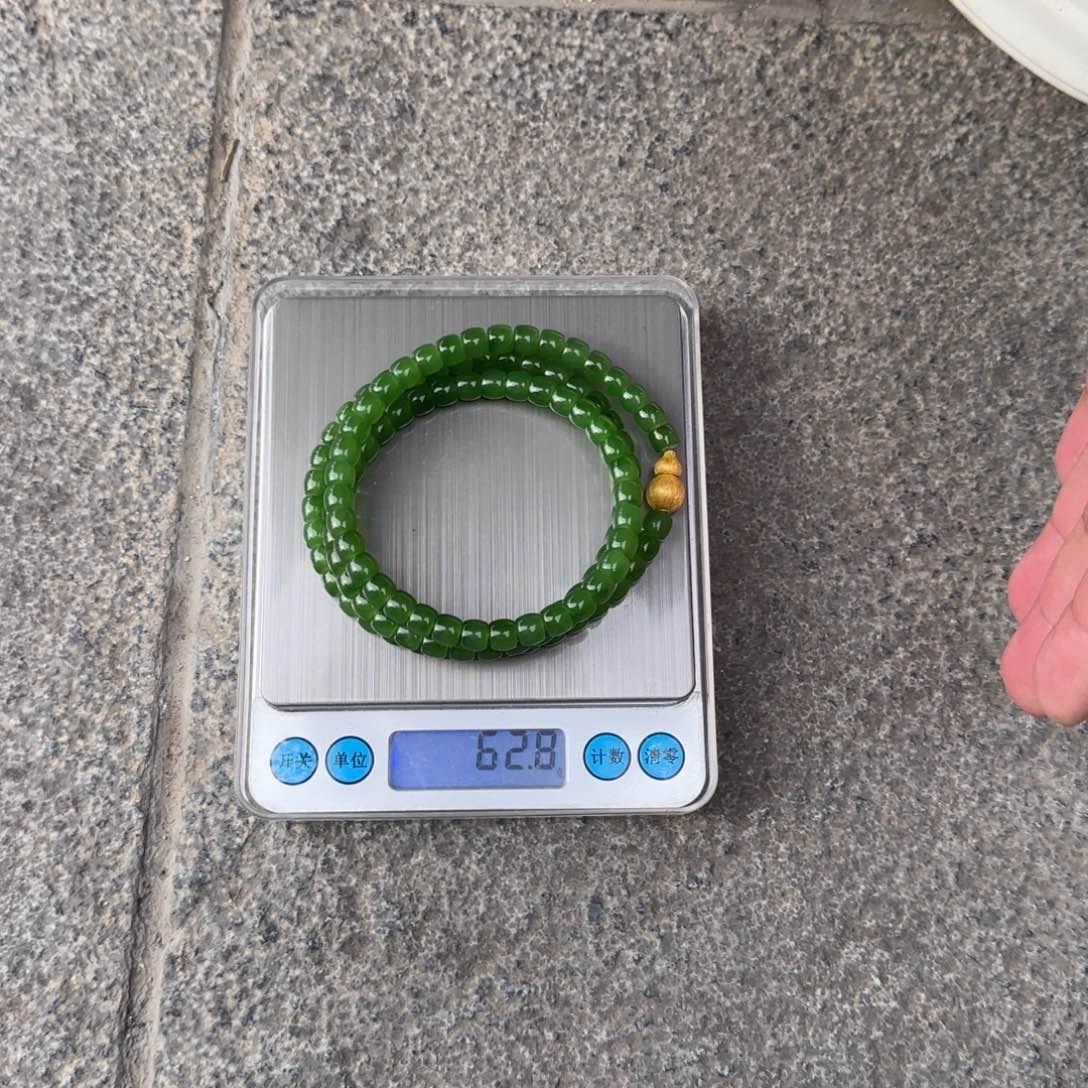 萌***萌和田玉未镶嵌颈饰苹果绿高莹光