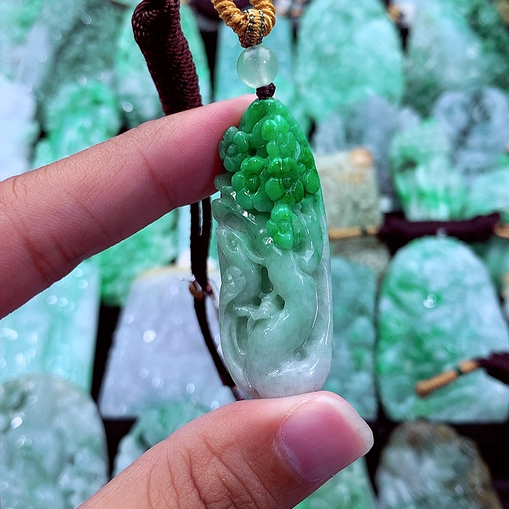 吊坠(不含链)未镶嵌翡翠