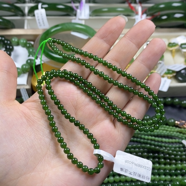 和田玉（碧玉）颈饰未镶嵌高品质4m菠菜辣绿色