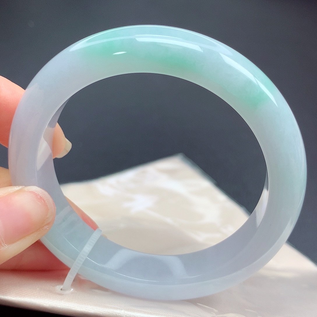 翡翠手镯未镶嵌1009n n n n n n