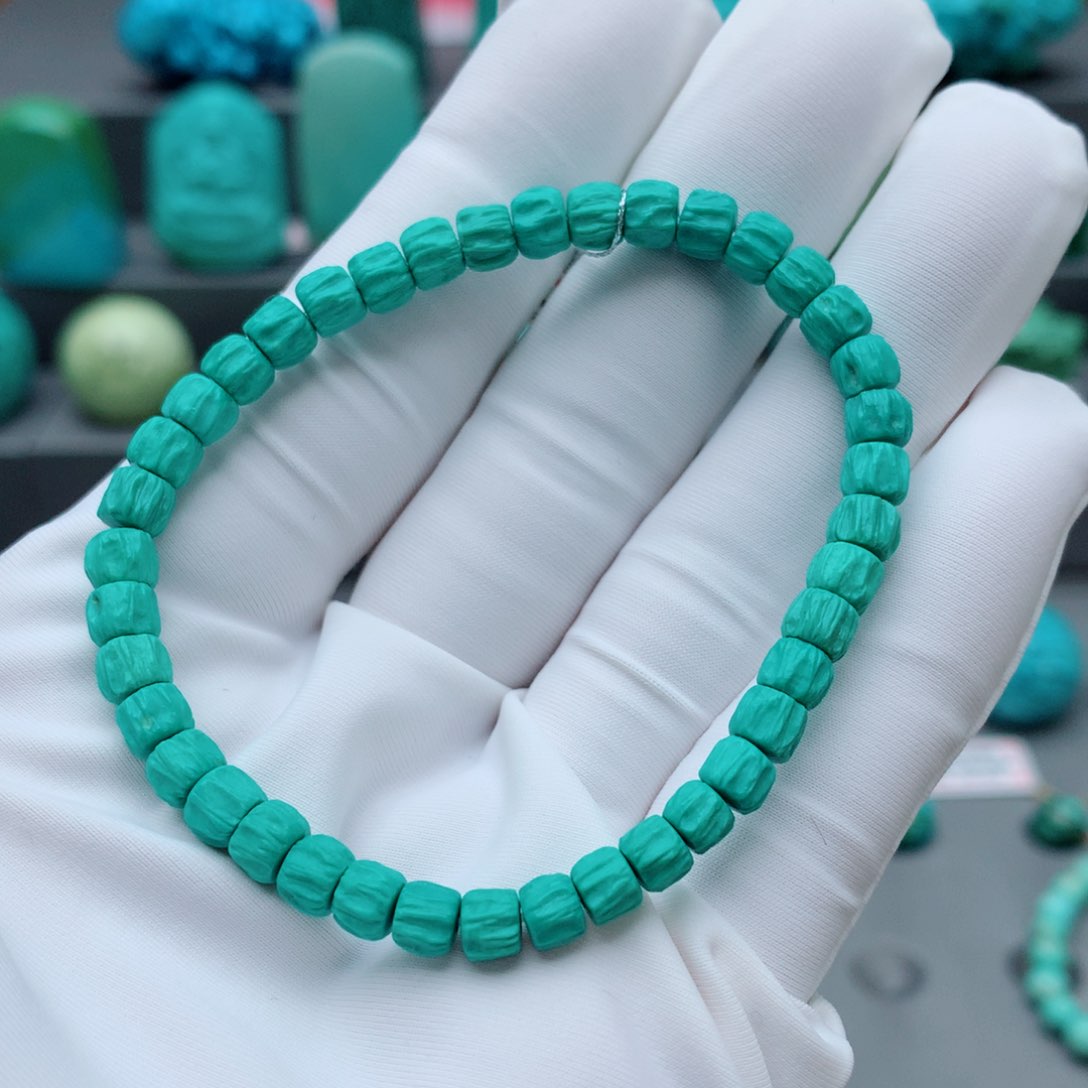 绿松石配饰未镶嵌