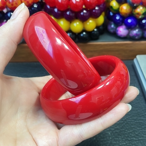 玛瑙未镶嵌手饰红三手镯