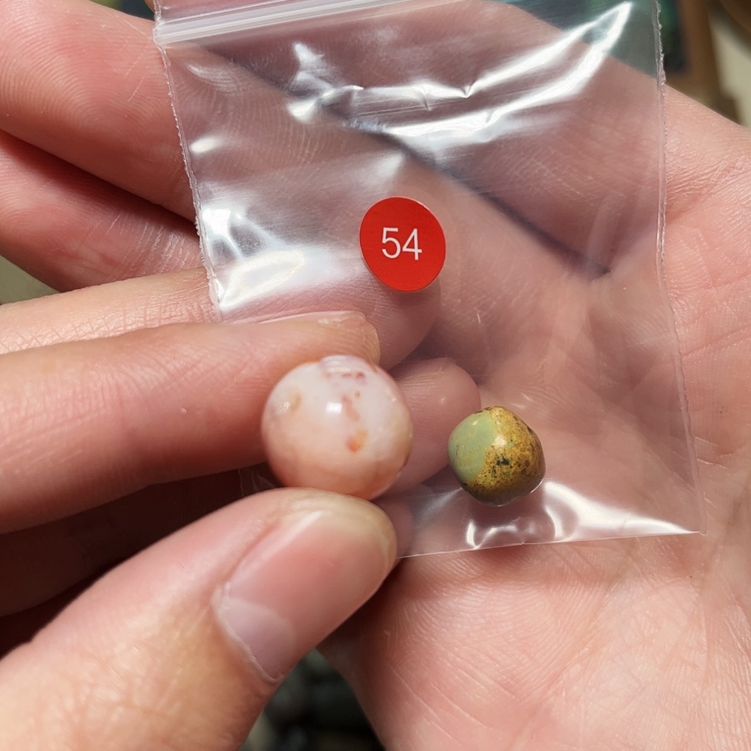 佳****南红玛瑙未镶嵌珠宝奇石