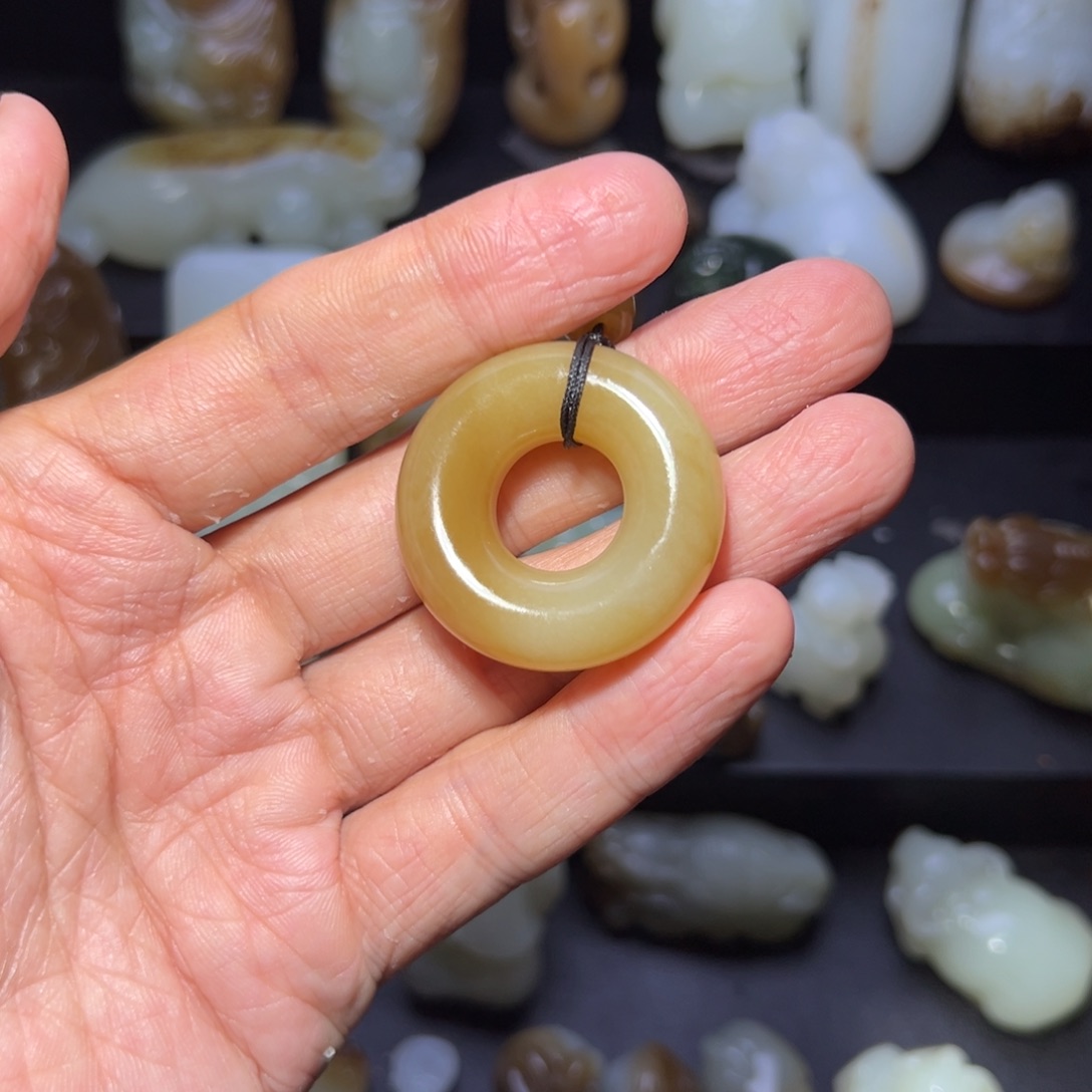 随***缘和田玉（糖玉）未镶嵌颈饰