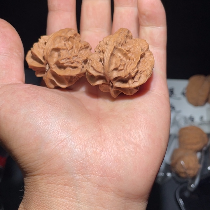 文玩核桃把件带黄带修的福利