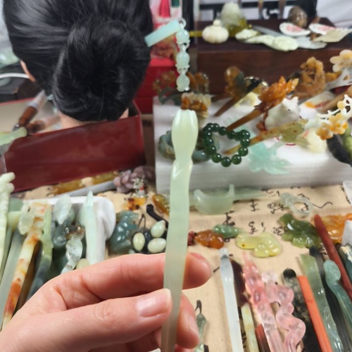 蛇纹石玉发饰合金