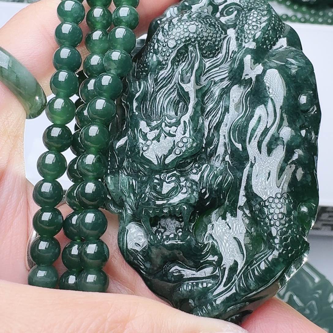 翡翠未镶嵌颈饰11
