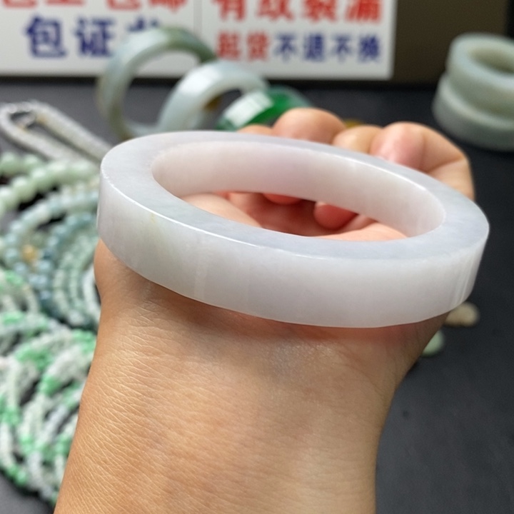 未镶嵌翡翠手镯定制翡翠