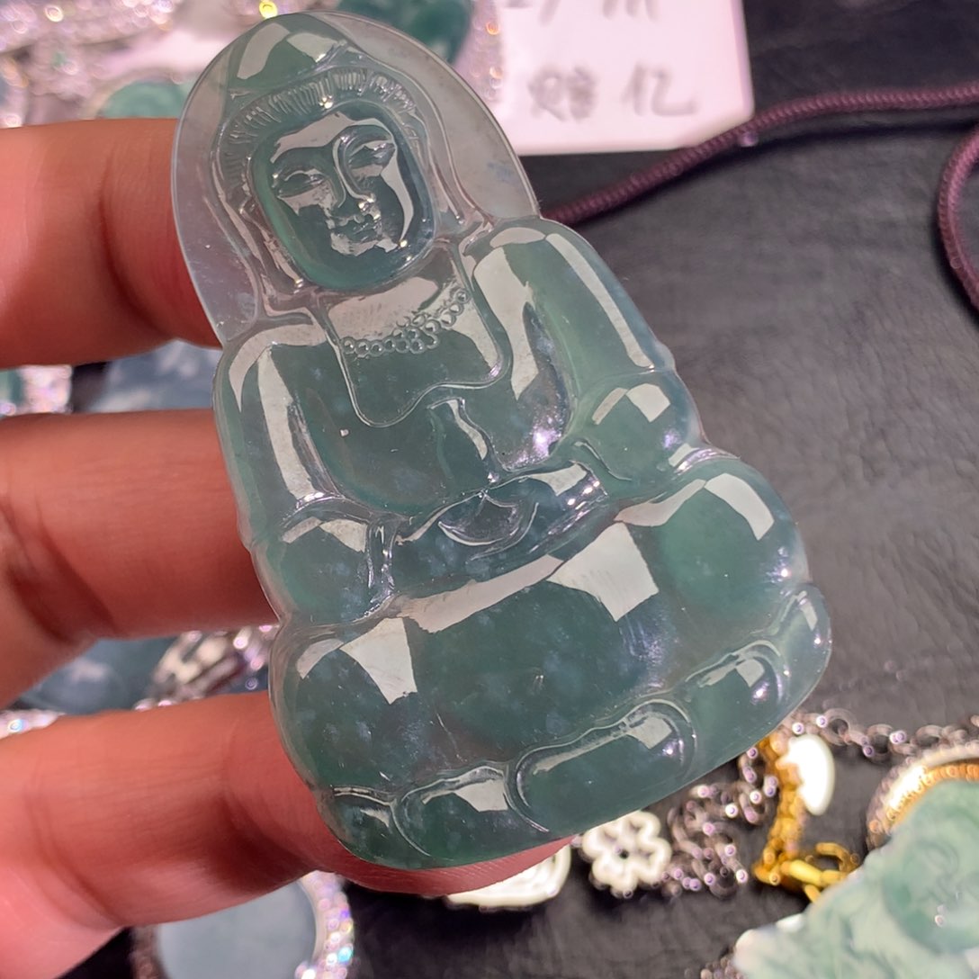 翡翠颈饰未镶嵌观音
