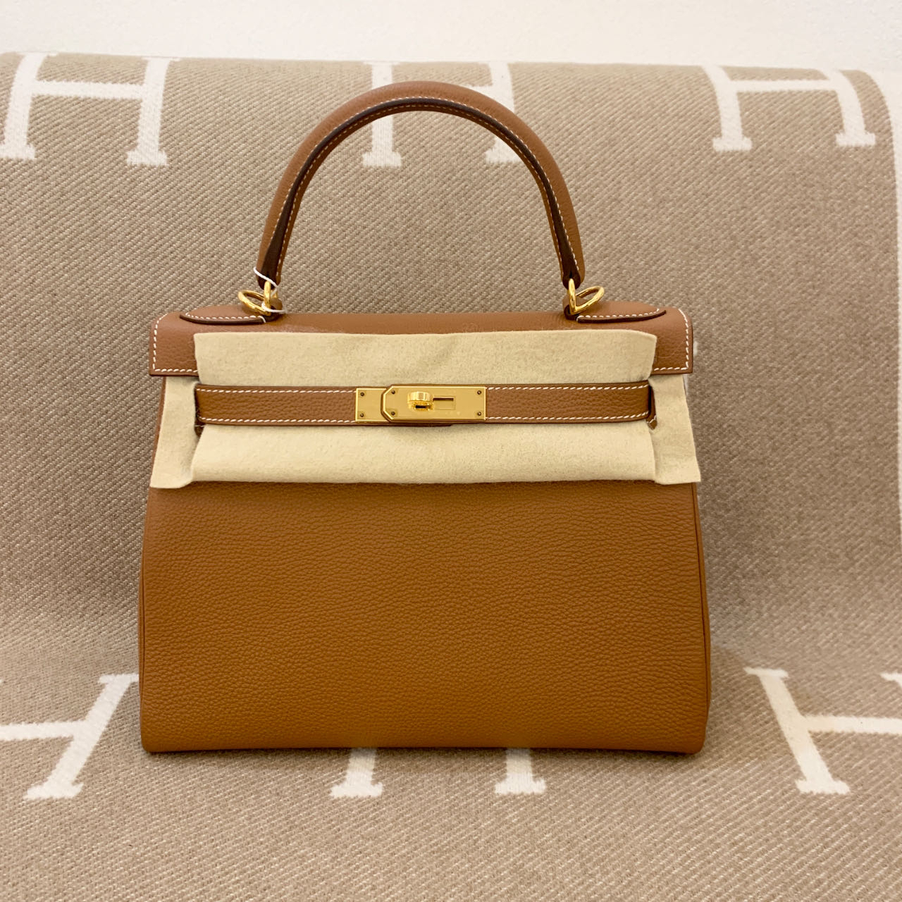 99新 Hermes/爱马仕 kelly 28 Z togo 金棕手提包jd0522a1 