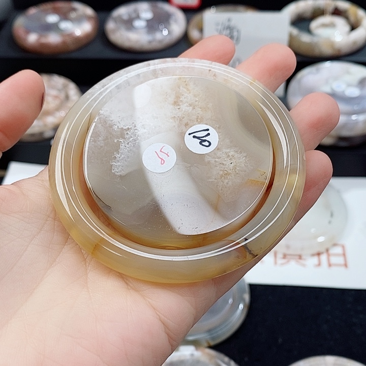 石英质玉手镯未镶嵌